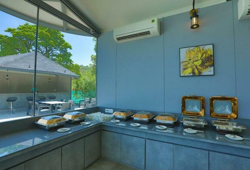 White Feather Resort Kauncha