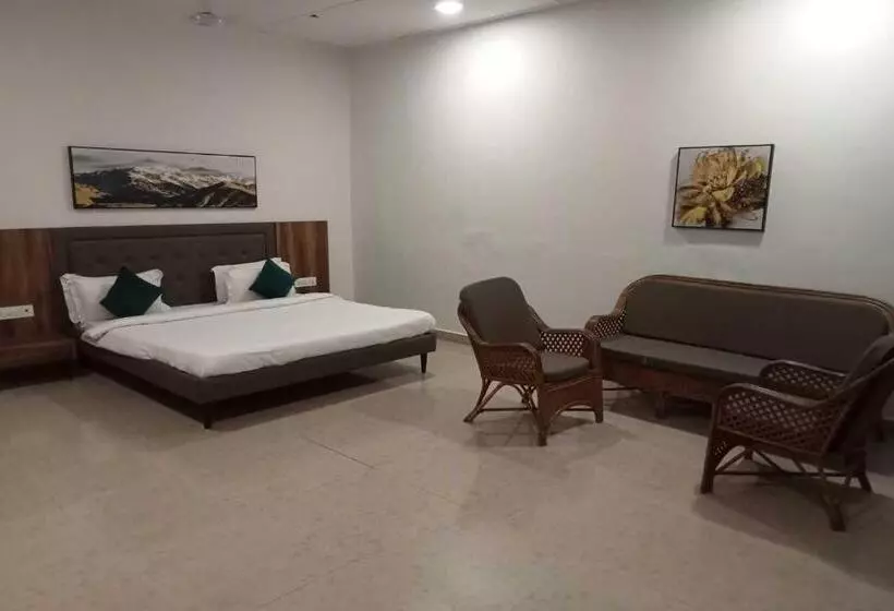 White Feather Resort Kauncha