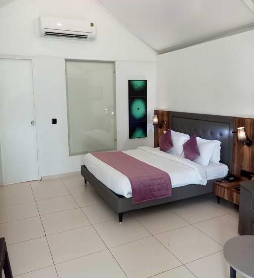 White Feather Resort Kauncha