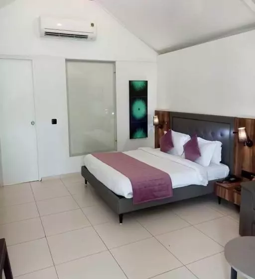 White Feather Resort Kauncha