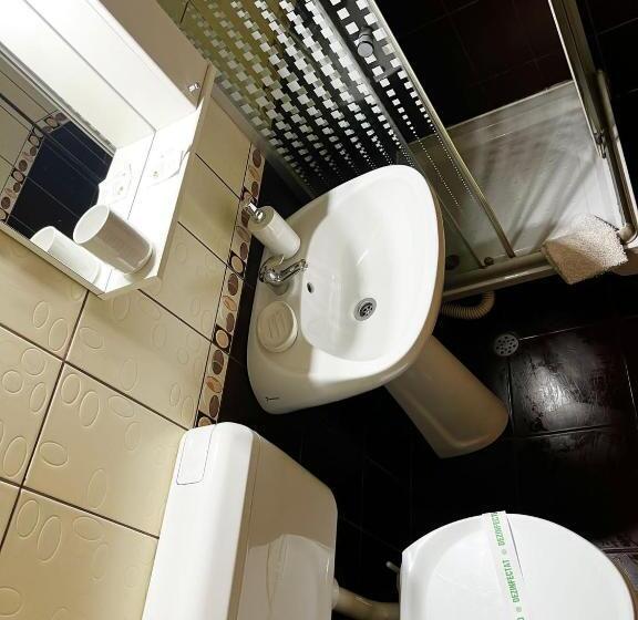 Aamiaismajoitus (B&B) Pensiunea Elena