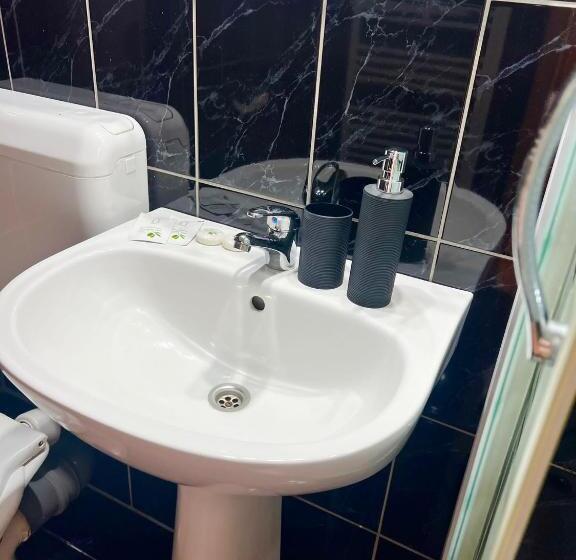 Aamiaismajoitus (B&B) Pensiunea Elena