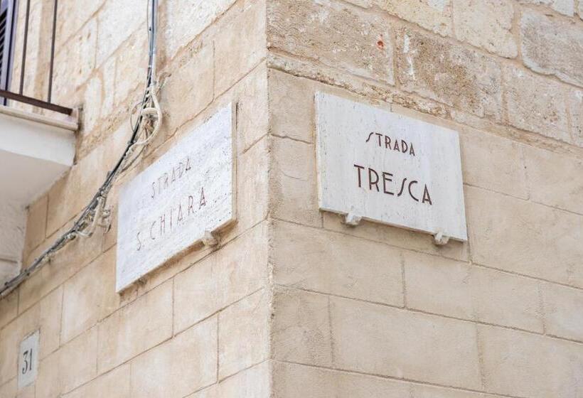 تختخواب و صبحانه Tresca Charme Luxury Rooms