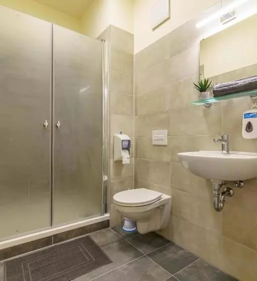 Und Hostel Gleisbett