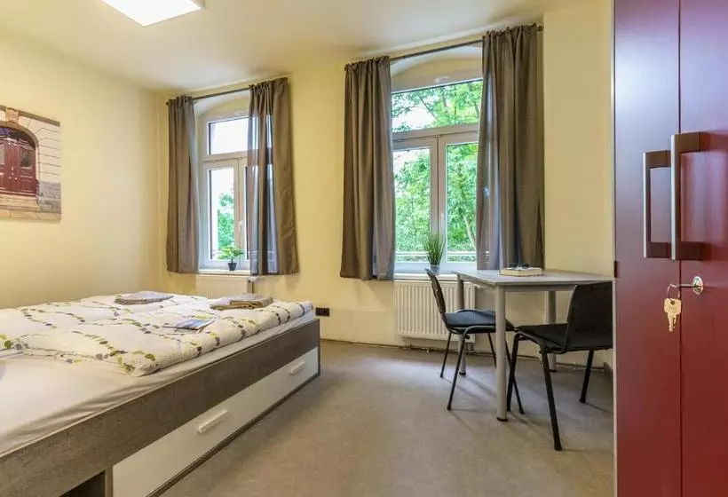 Und Hostel Gleisbett
