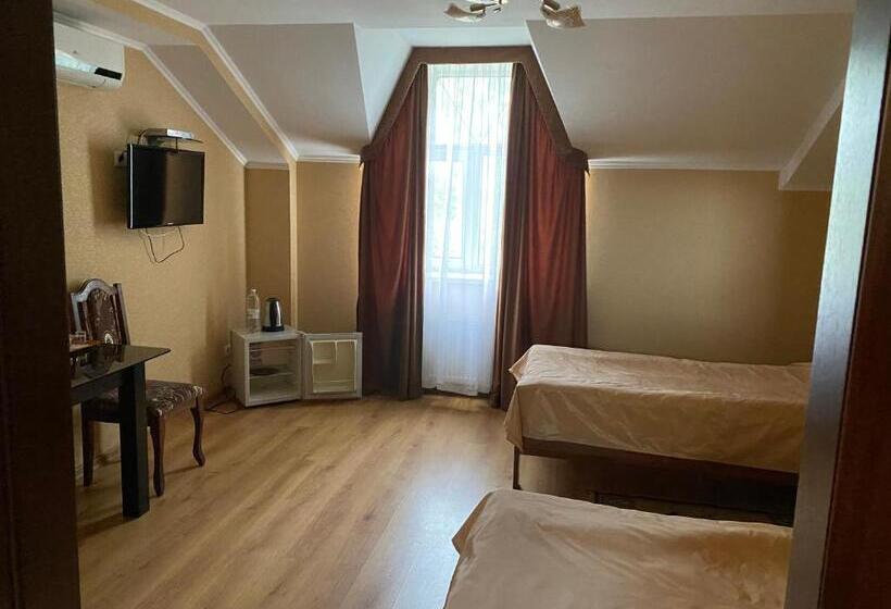 Отель гостинний маєток