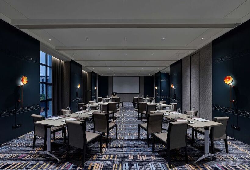 فندق Hilton Shigatse