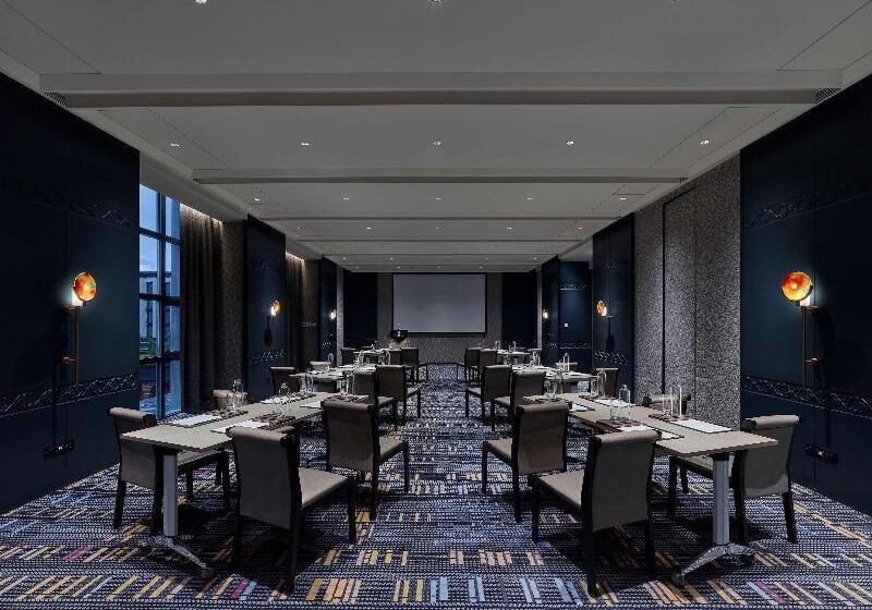 فندق Hilton Shigatse