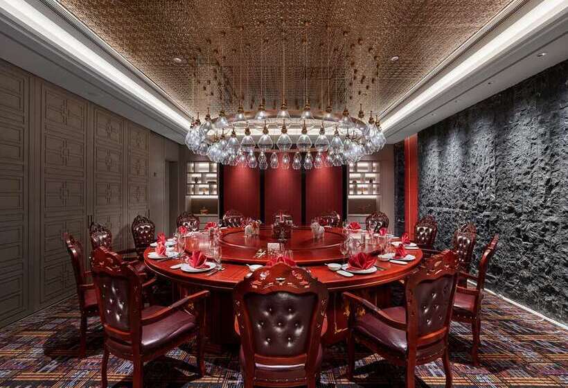 فندق Hilton Shigatse