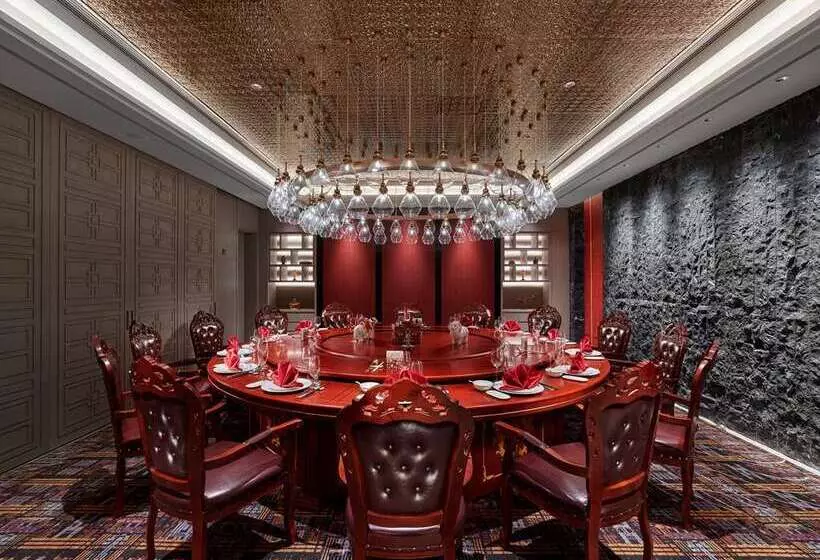 ホテル Hilton Shigatse