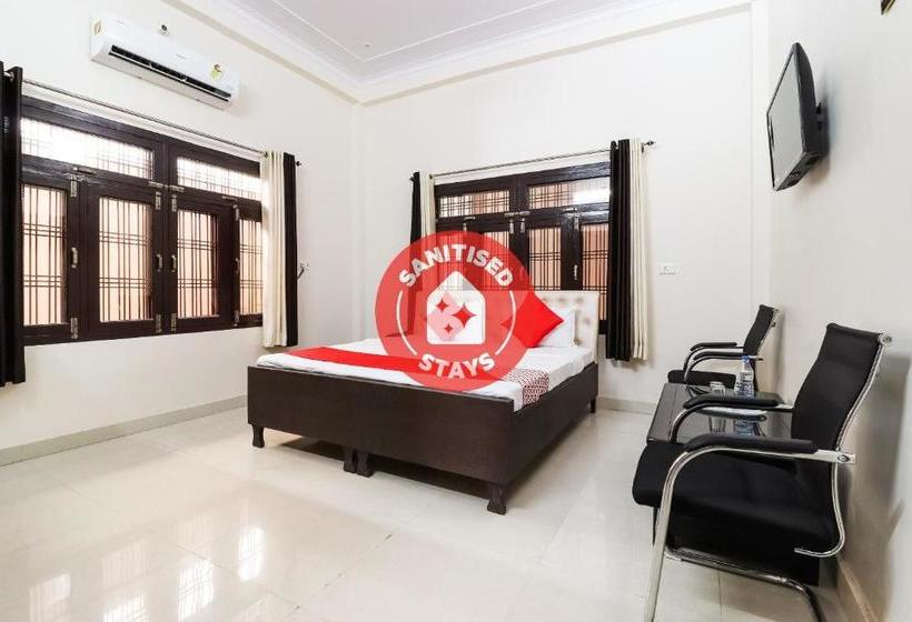 Hotelli Oyo 45992  Royal