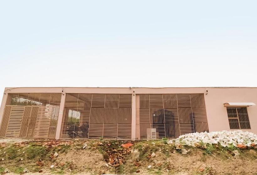 Hotelli Oyo 45992  Royal