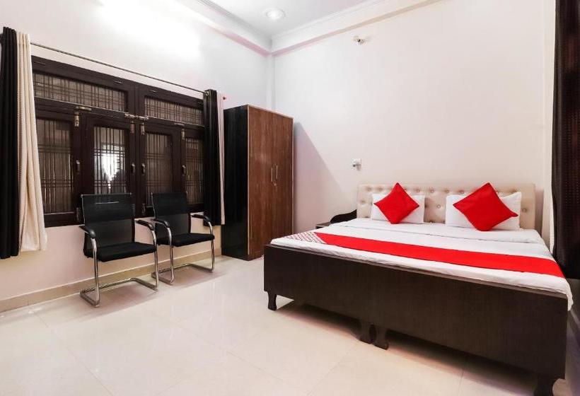 Hotelli Oyo 45992  Royal