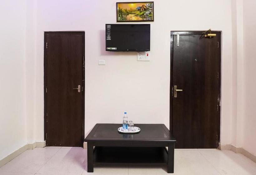 Hotelli Oyo 45992  Royal