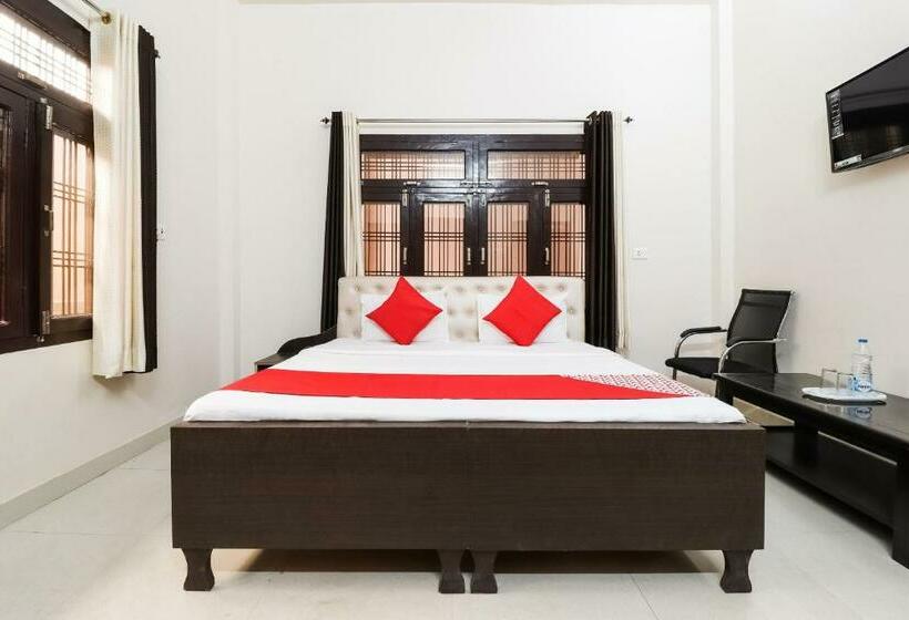 Hotelli Oyo 45992  Royal