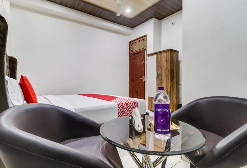 בית מלון כפרי Oyo 81954 K7 Regency