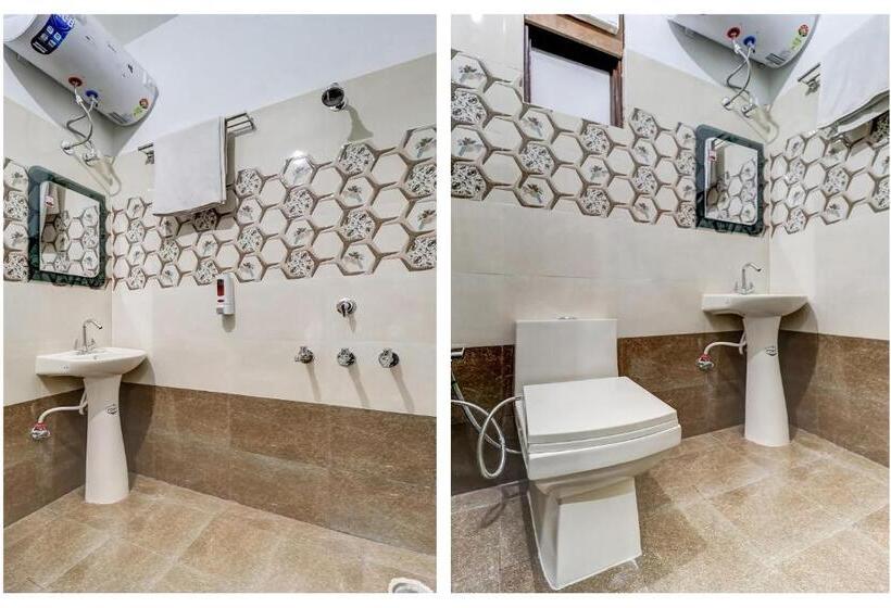 בית מלון כפרי Oyo 81954 K7 Regency