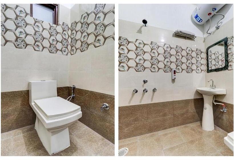 בית מלון כפרי Oyo 81954 K7 Regency