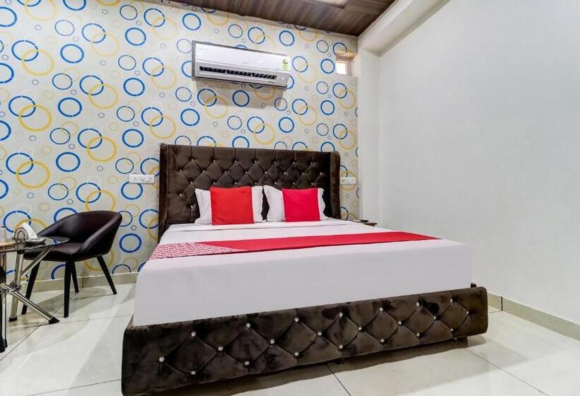 בית מלון כפרי Oyo 81954 K7 Regency