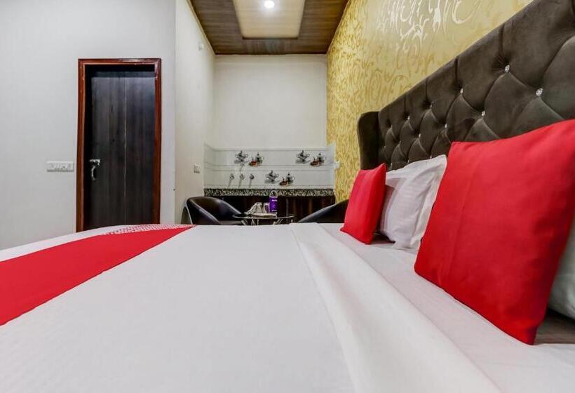 בית מלון כפרי Oyo 81954 K7 Regency