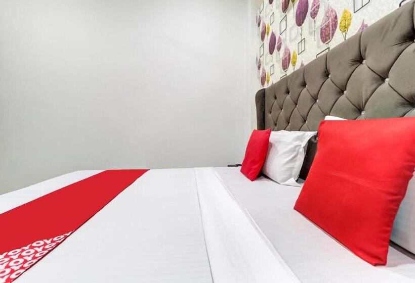 בית מלון כפרי Oyo 81954 K7 Regency