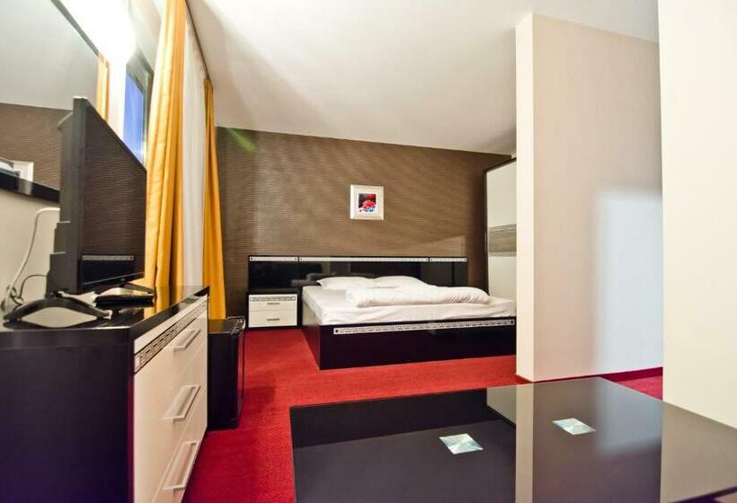 בית מלון כפרי семеен хотел романтика