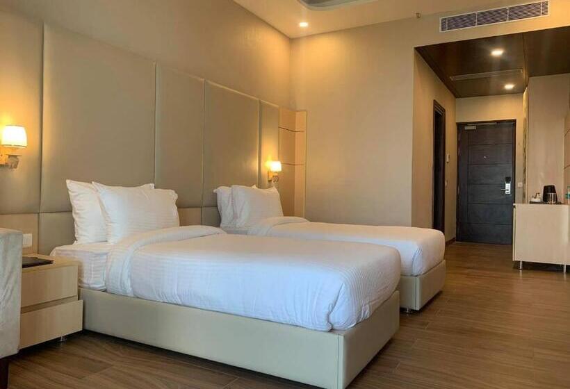 هتل Tdi Club Retreat