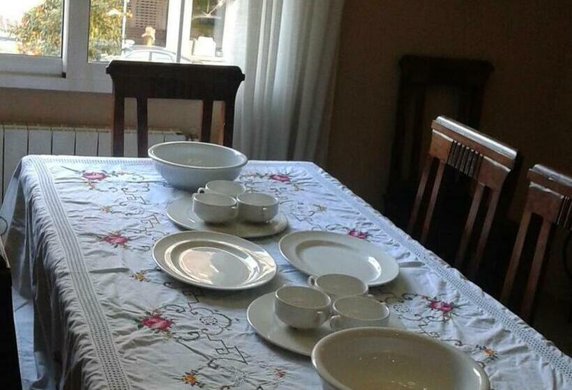 بنسيون Room In Guest Room Twin Room In Valencia With Private Bathroom And Large Terrace For Pets