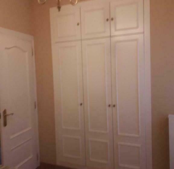 بنسيون Room In Guest Room Twin Room In Valencia With Private Bathroom And Large Terrace For Pets