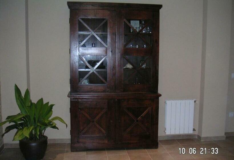 بنسيون Room In Guest Room Twin Room In Valencia With Private Bathroom And Large Terrace For Pets