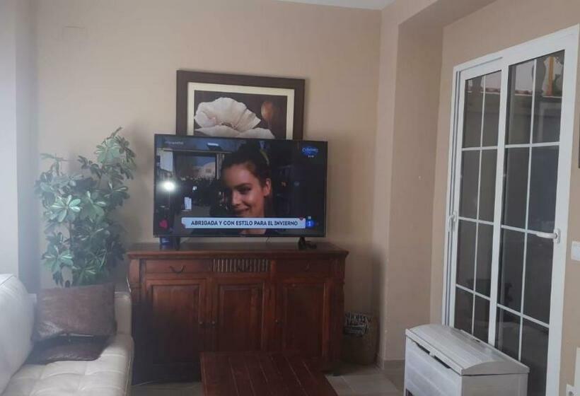 بنسيون Room In Guest Room Twin Room In Valencia With Private Bathroom And Large Terrace For Pets