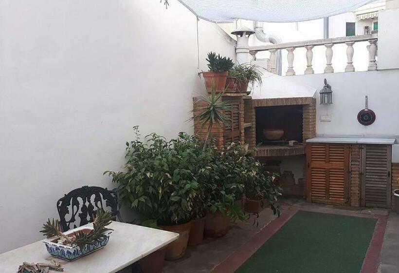 بنسيون Room In Guest Room Twin Room In Valencia With Private Bathroom And Large Terrace For Pets