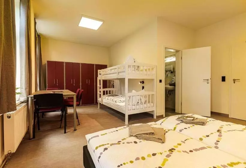 Und Hostel Gleisbett