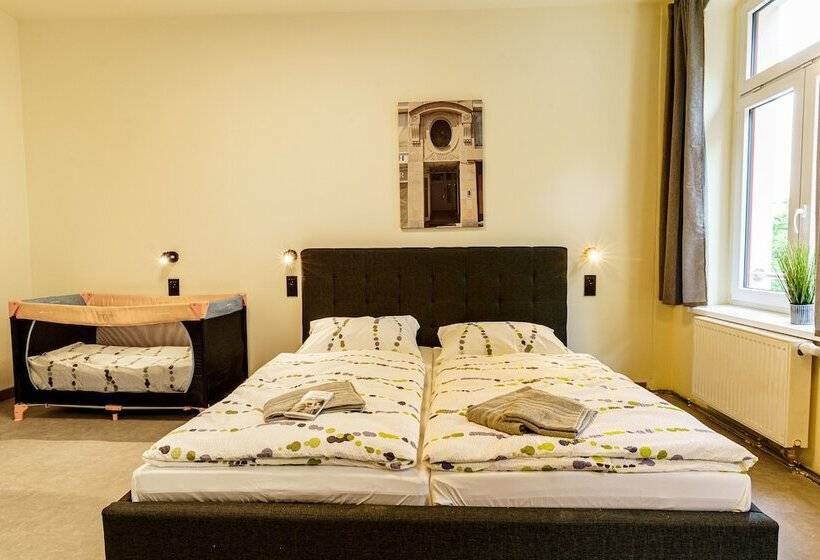 Und Hostel Gleisbett
