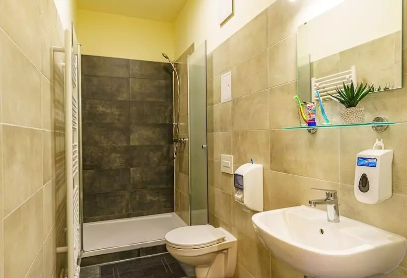 Und Hostel Gleisbett