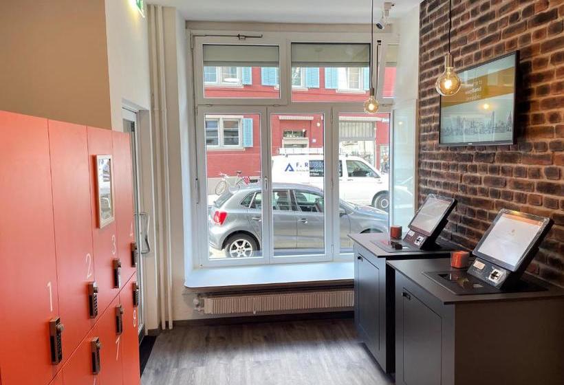 Easyhotel Zürich Limmatplatz