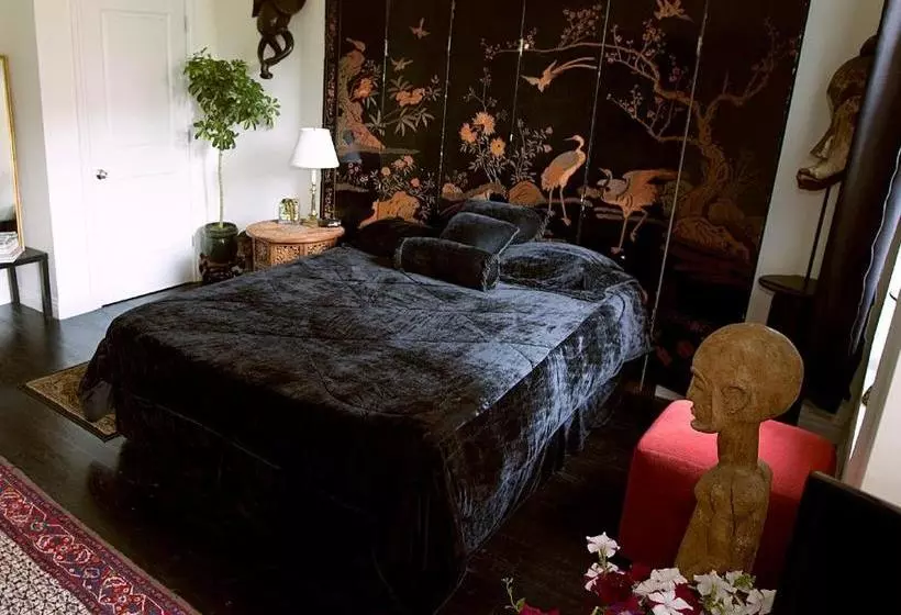 هتل The Gallery House