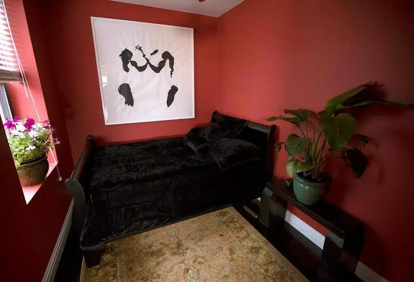 هتل The Gallery House