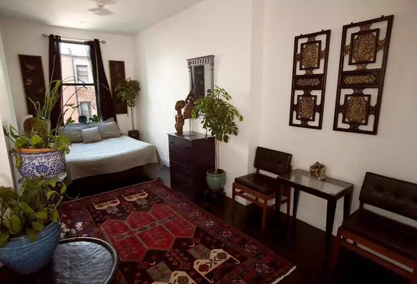 هتل The Gallery House