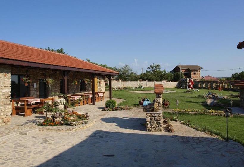 پانسیون Dobrevata House