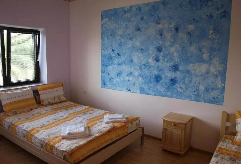 پانسیون Dobrevata House