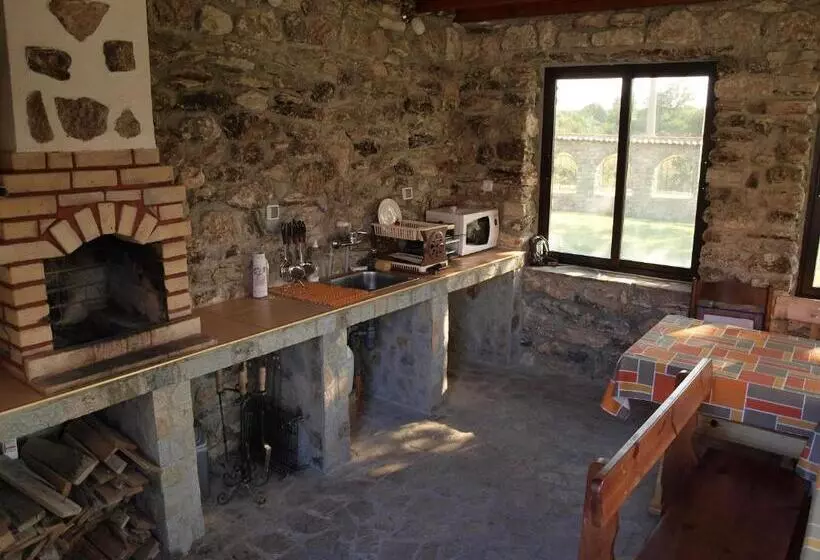 پانسیون Dobrevata House