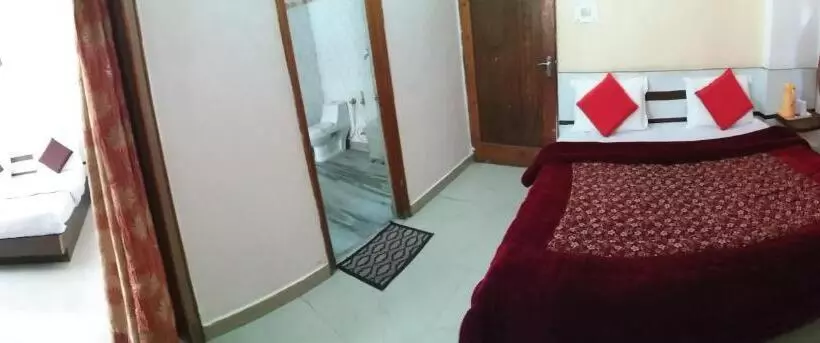 Отель Bhawani International