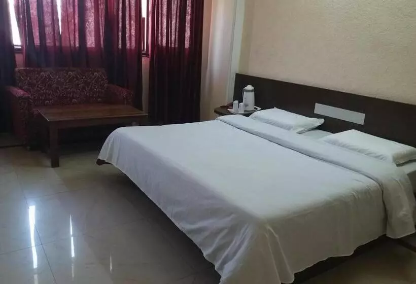 Отель Bhawani International