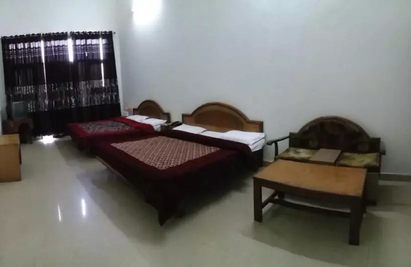 Отель Bhawani International