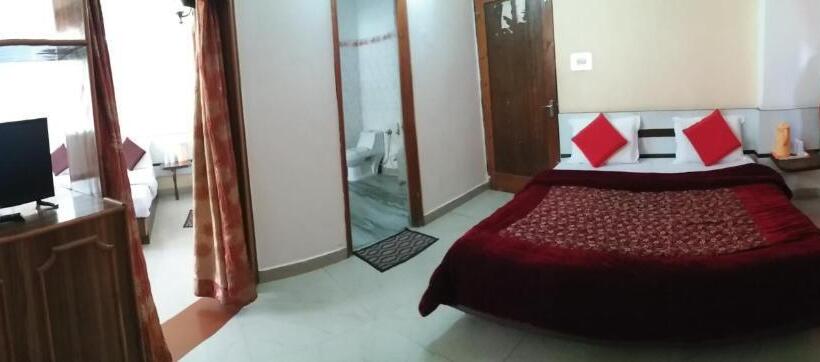 فندق Bhawani International