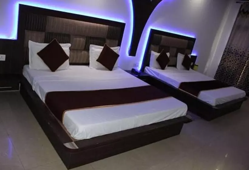 Отель Bhawani International