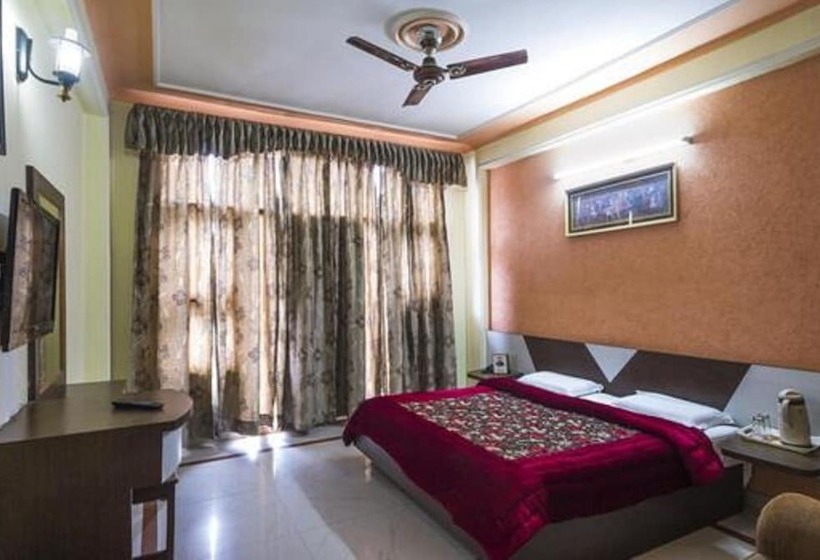 فندق Bhawani International