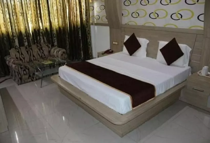 Отель Bhawani International