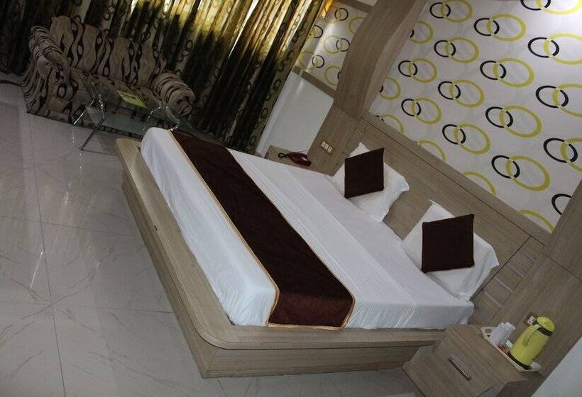 فندق Bhawani International